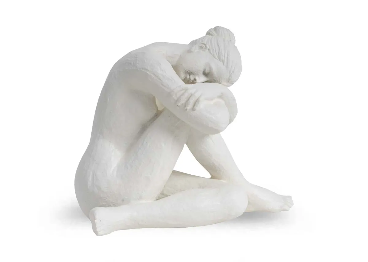 A dimension image of the Poise Sitting Woman Ornament with 24.2cm x 20.2cm