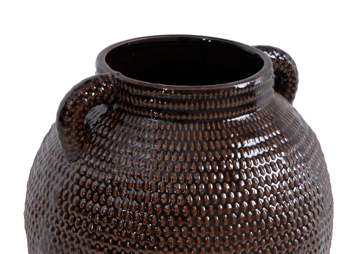 A dimension image of the Walnut Vase with 21.5cm x 22cm