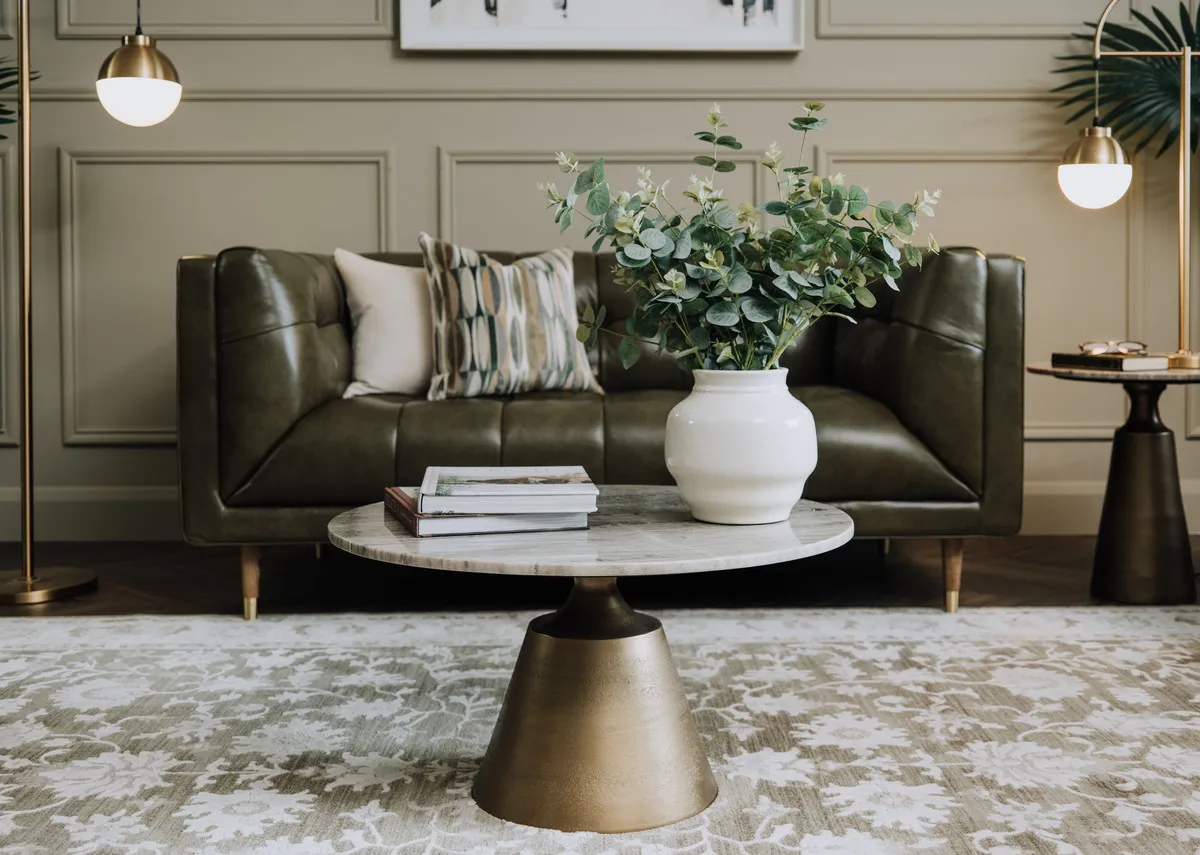 A lifetsyle image of the Clonbur vase on the Pyramid table with Arden rug.