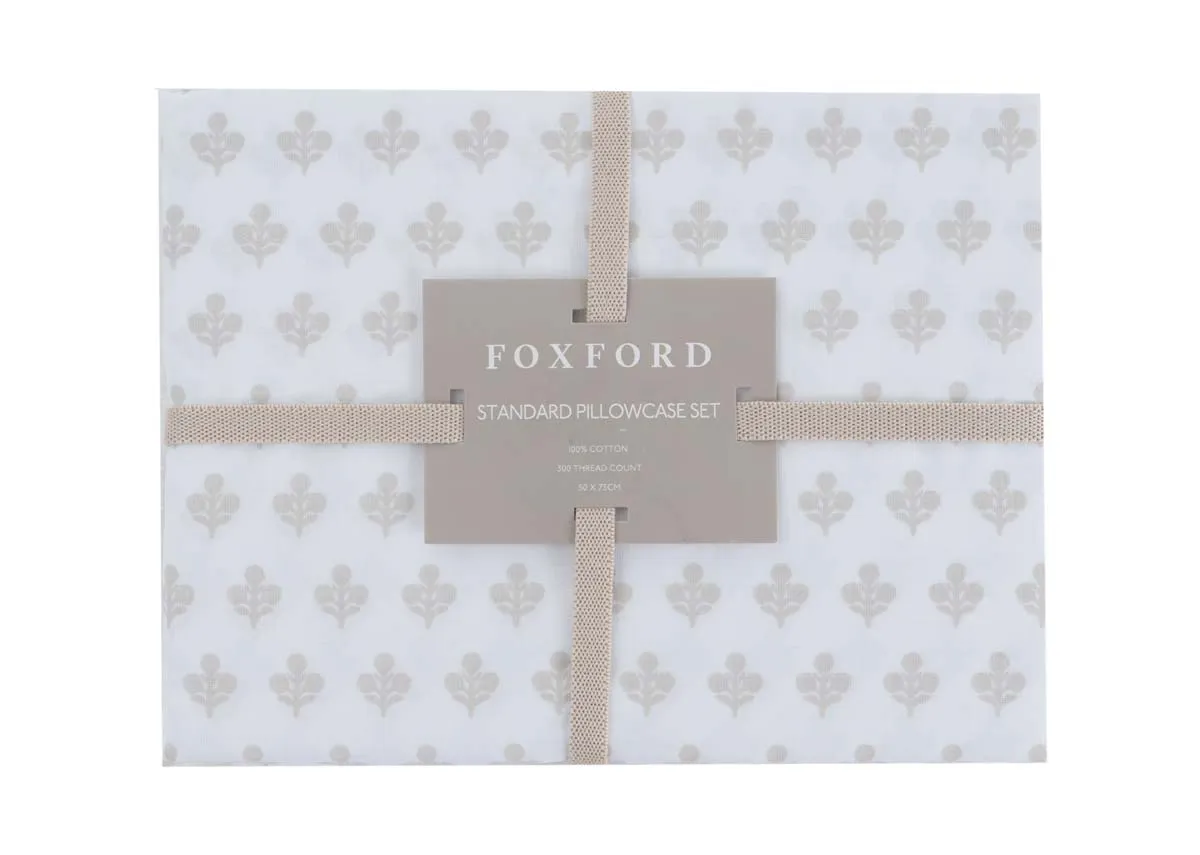 A front image of the Foxford set of 2 pillowases which are 100% cotton.