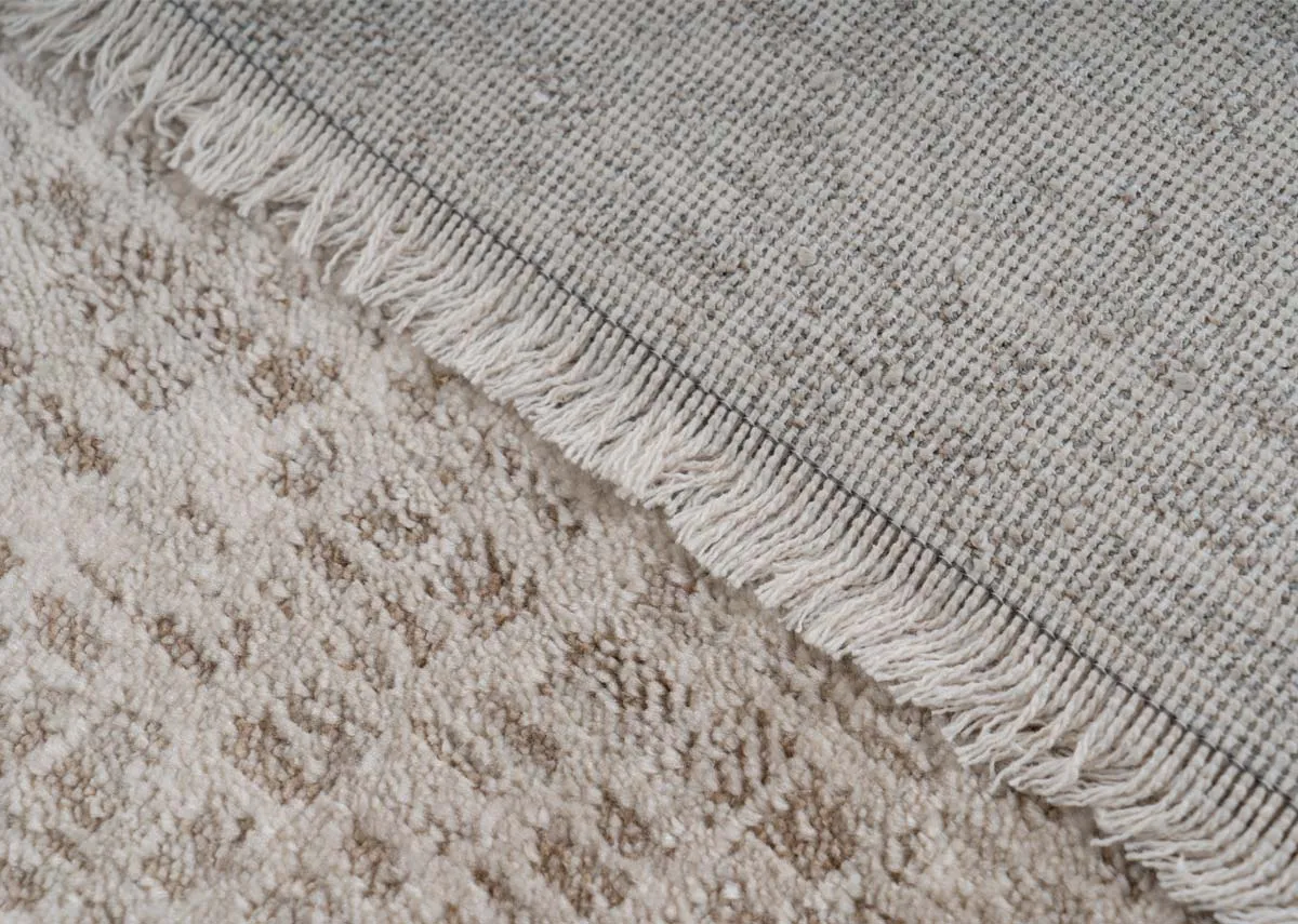 A dimension image of the Flowline rug with 290cm x 200cm