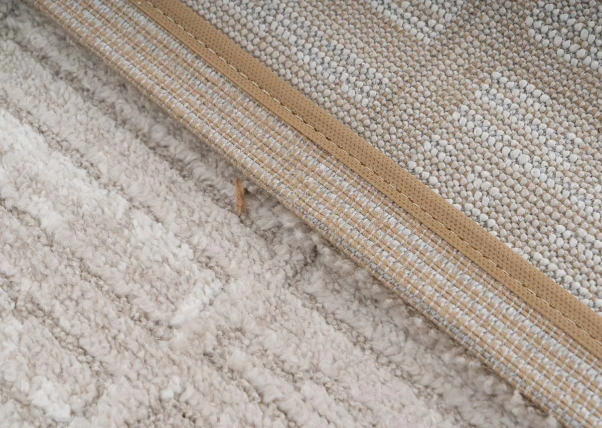 A dimension image of the Sable rug with 170cm x 120cm