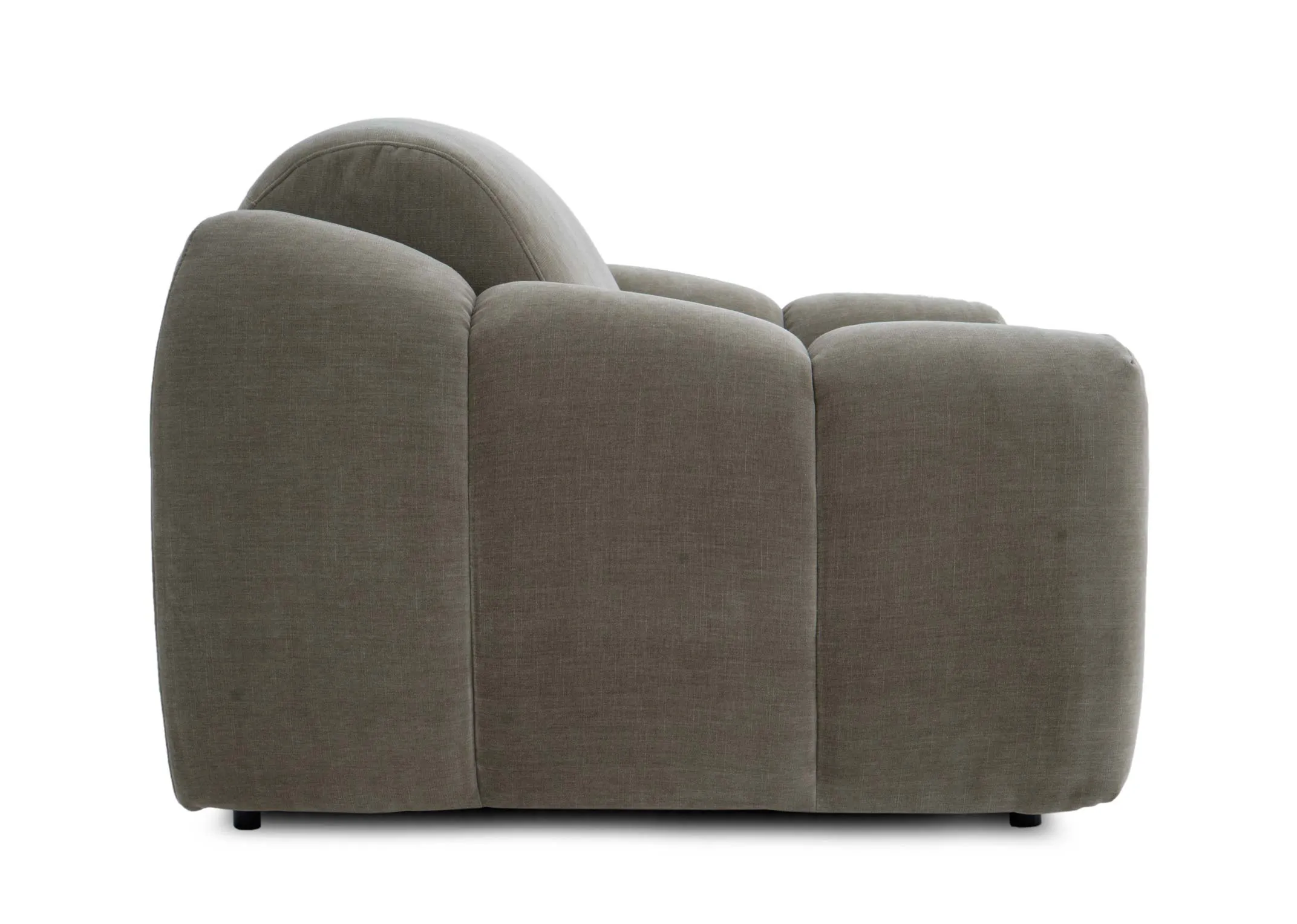 A dimension image of the Eleanor Recliner with