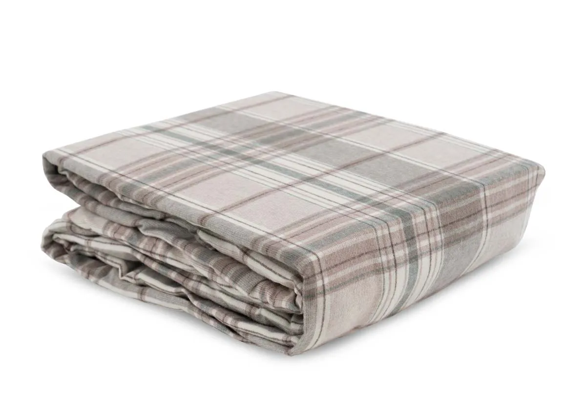 A dimension image of the Eve Tartan sheet with 180cm x 200cm