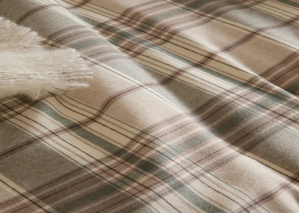 Super King (6ft) Green Tartan Duvet Set - Eve by Foxford