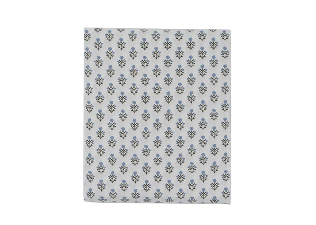 A dimension image of the Emma duvet set with King Size 220cm x 225cm
