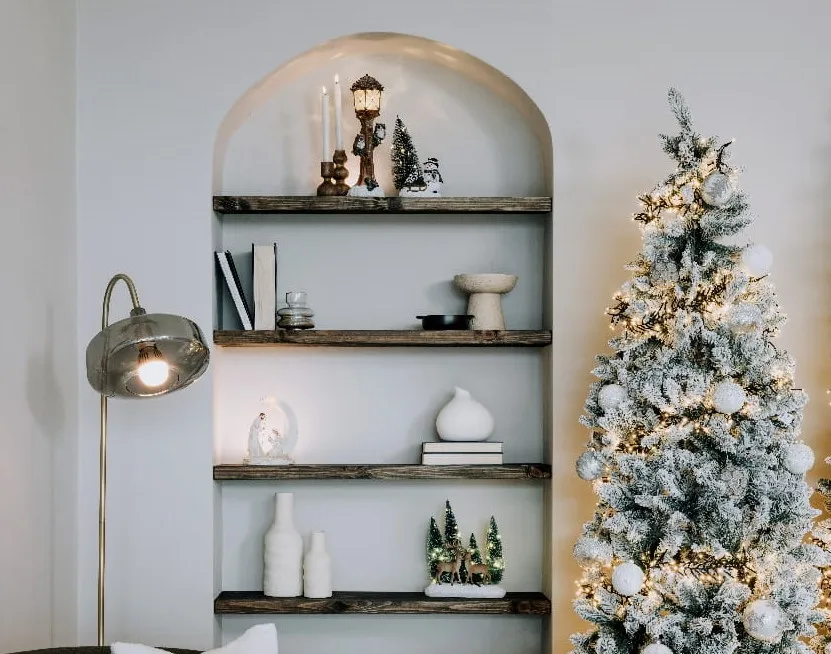 Small Cream Vase - Assago