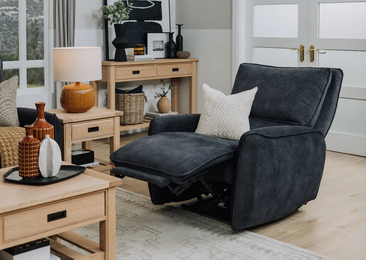 A dimension image of the Quentin Recliner with 93cm x 97cm x 102cm