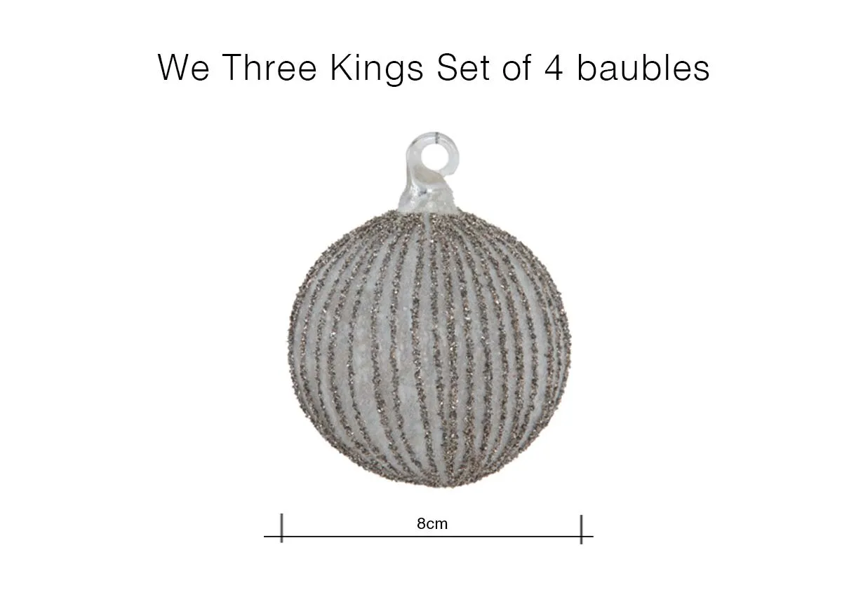 A dimension image of the We 3 Kings Baubles with 8cm