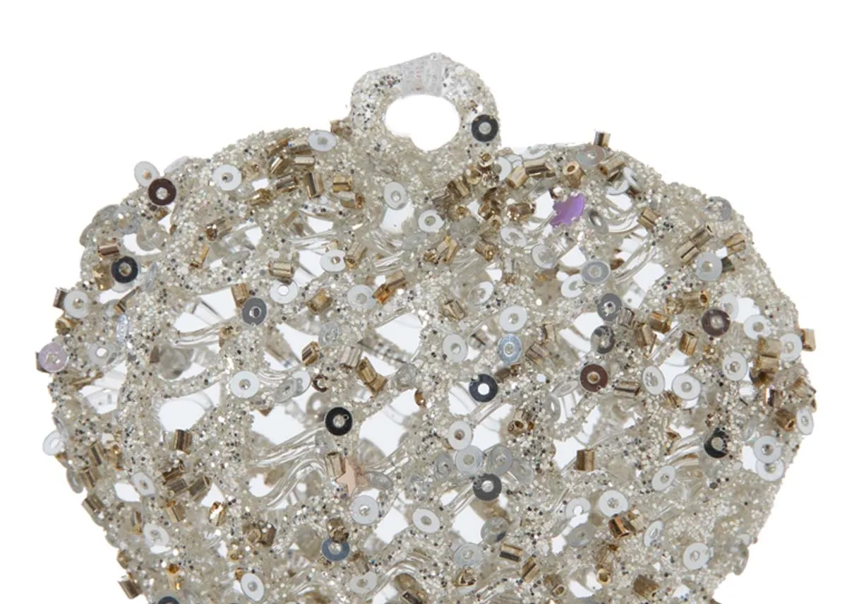 A dimension image of the Step Into Christmas Bauble with 8cm