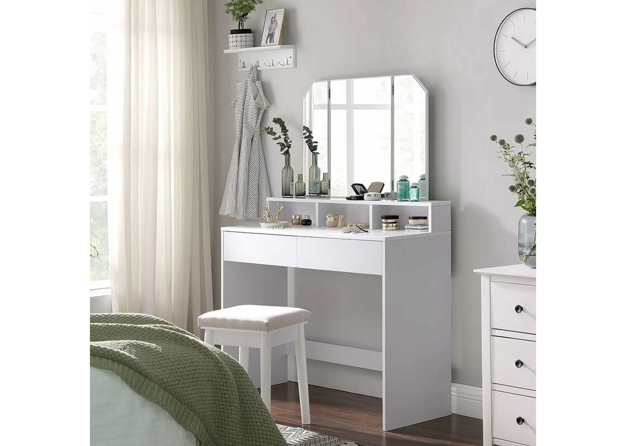 A lifestyle image of the Nami dressing table .