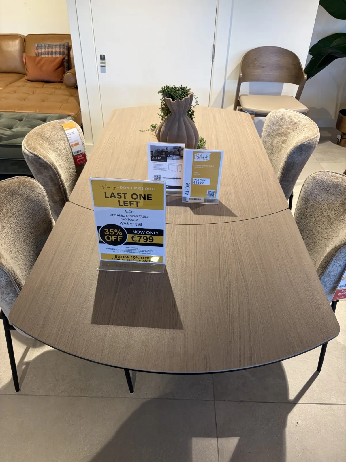 Alor 140cm-200cm Ceramic Extendable Dining Table (Waterford Floor Model)