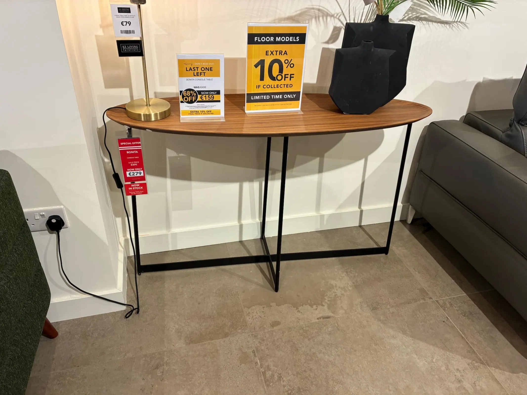 Bonita Console Table (Carlow Floor Model)