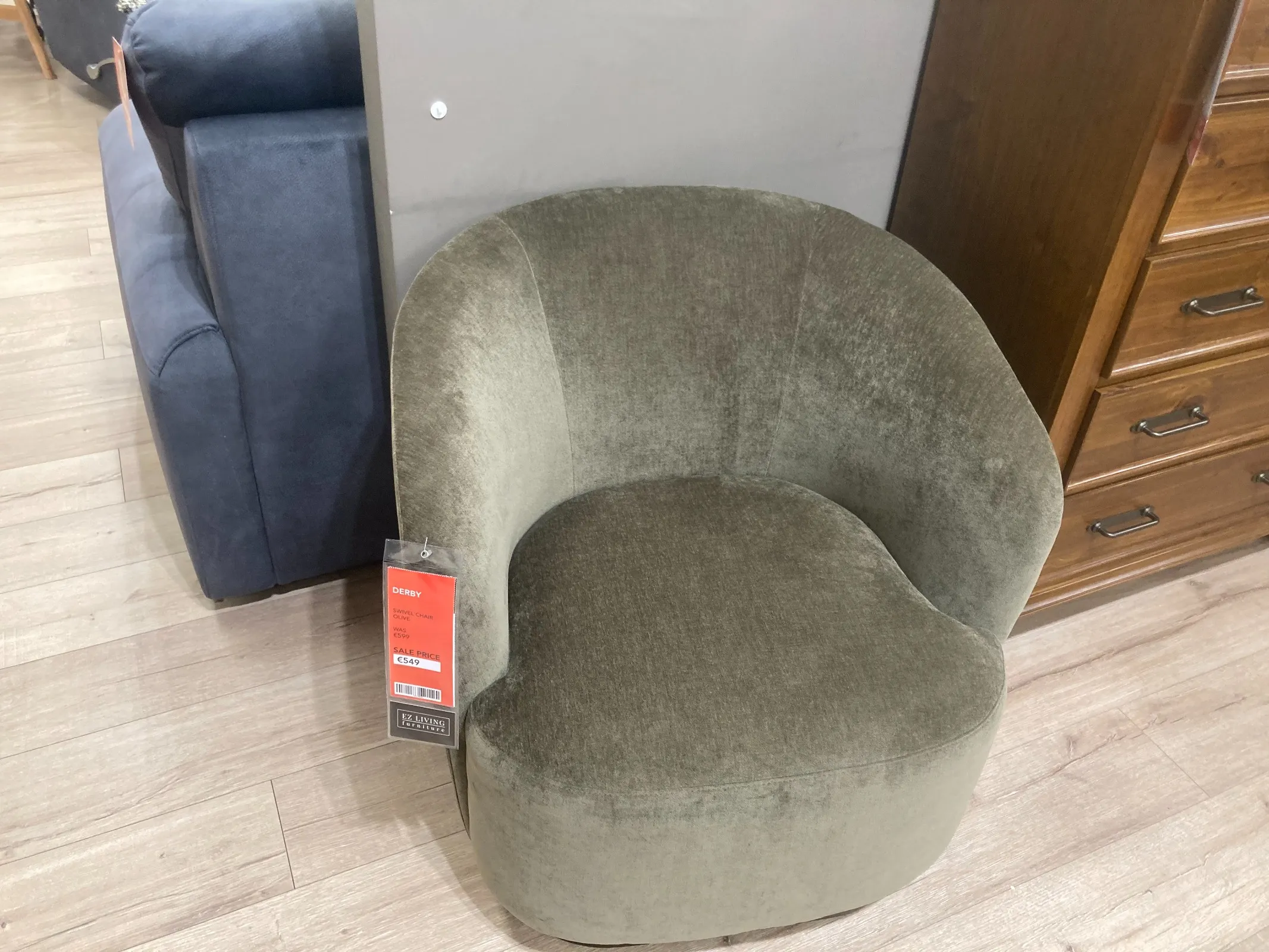 Derby Green Velvet Swivel Armchair (Clonmel Floor Model)