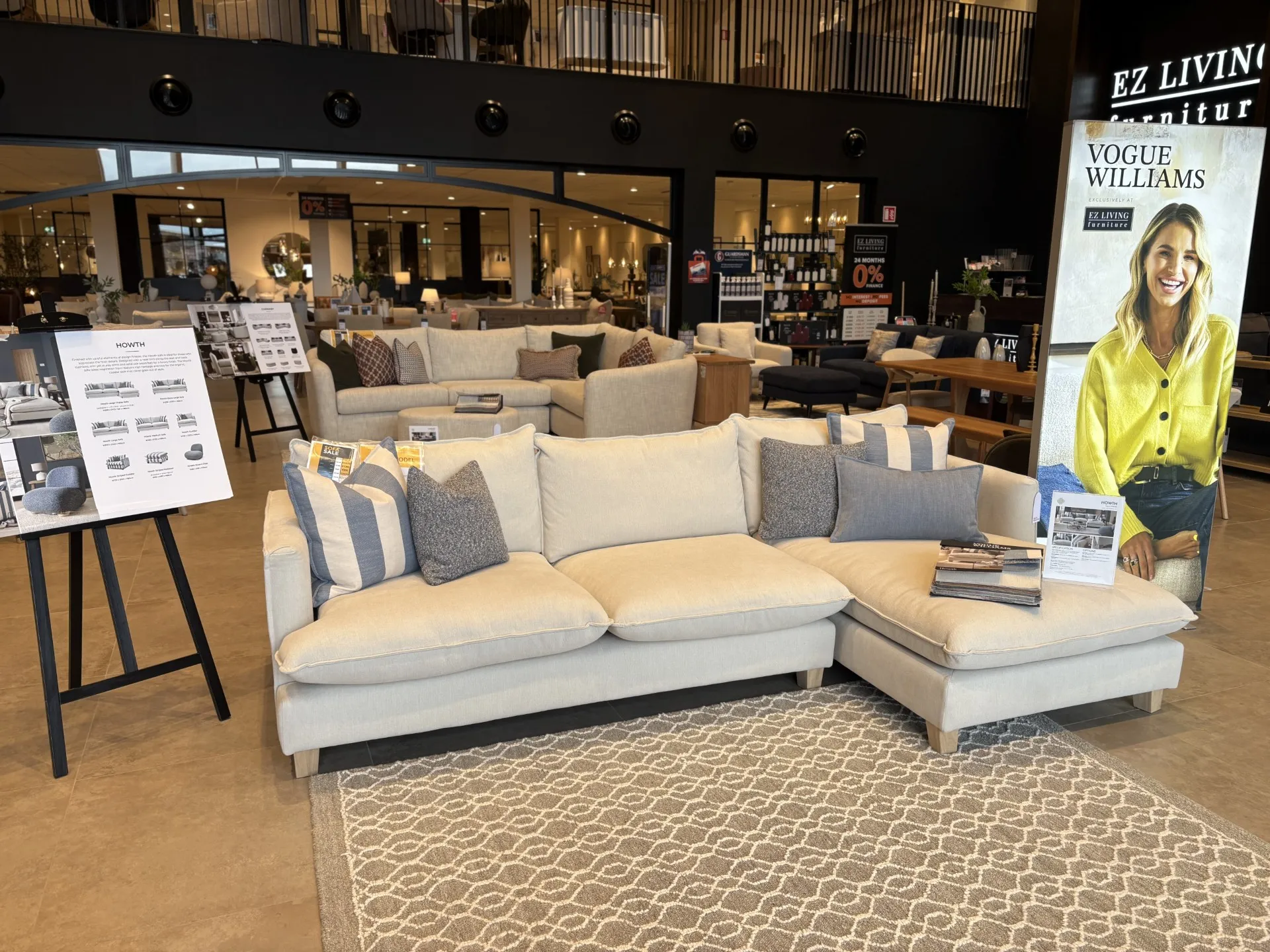 Howth By Vogue Large Cream Fabric RHF Corner Chaise (Drogheda Floor Model)