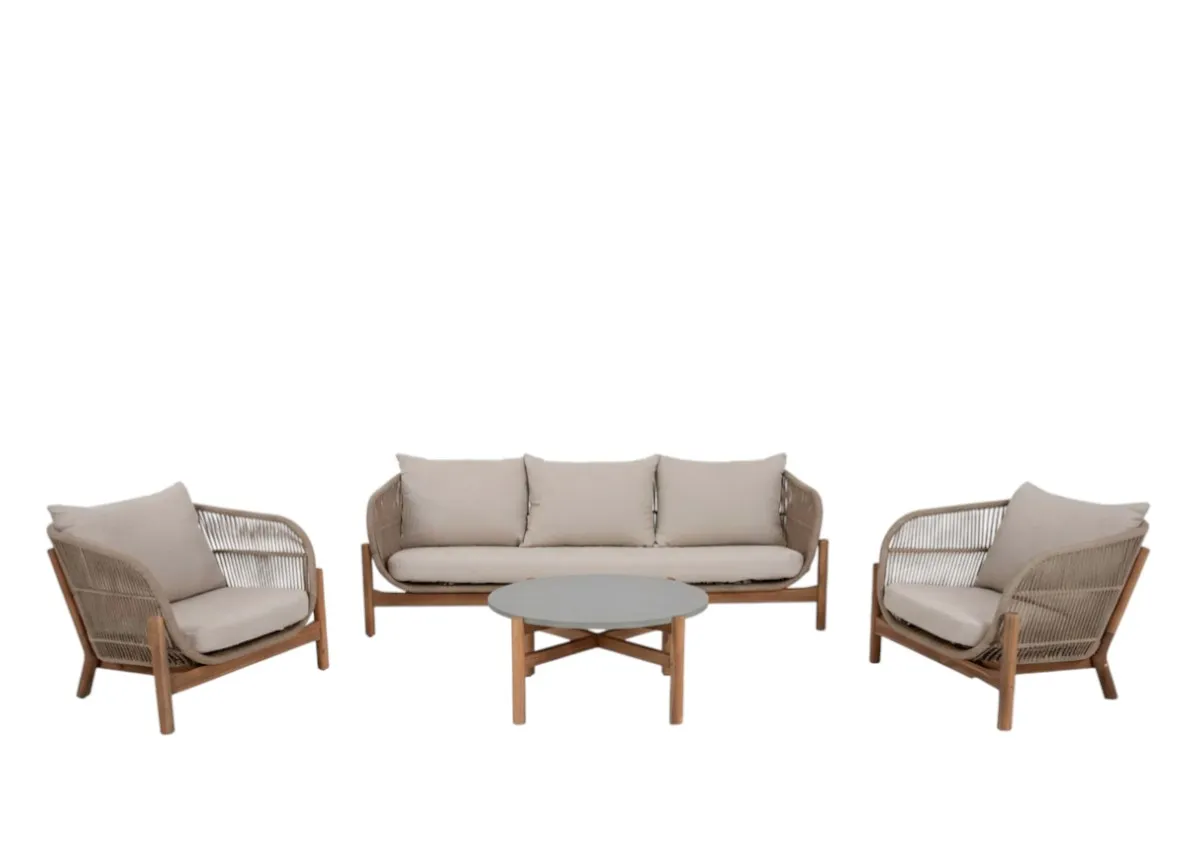 A sofa garden set with a 3 seater