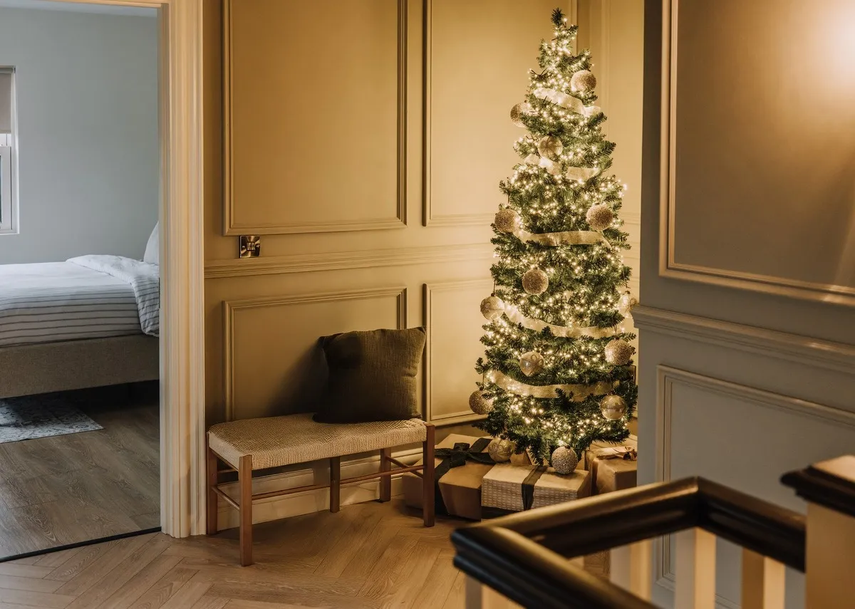 Noble 8ft (240cm) Slim - Christmas Tree