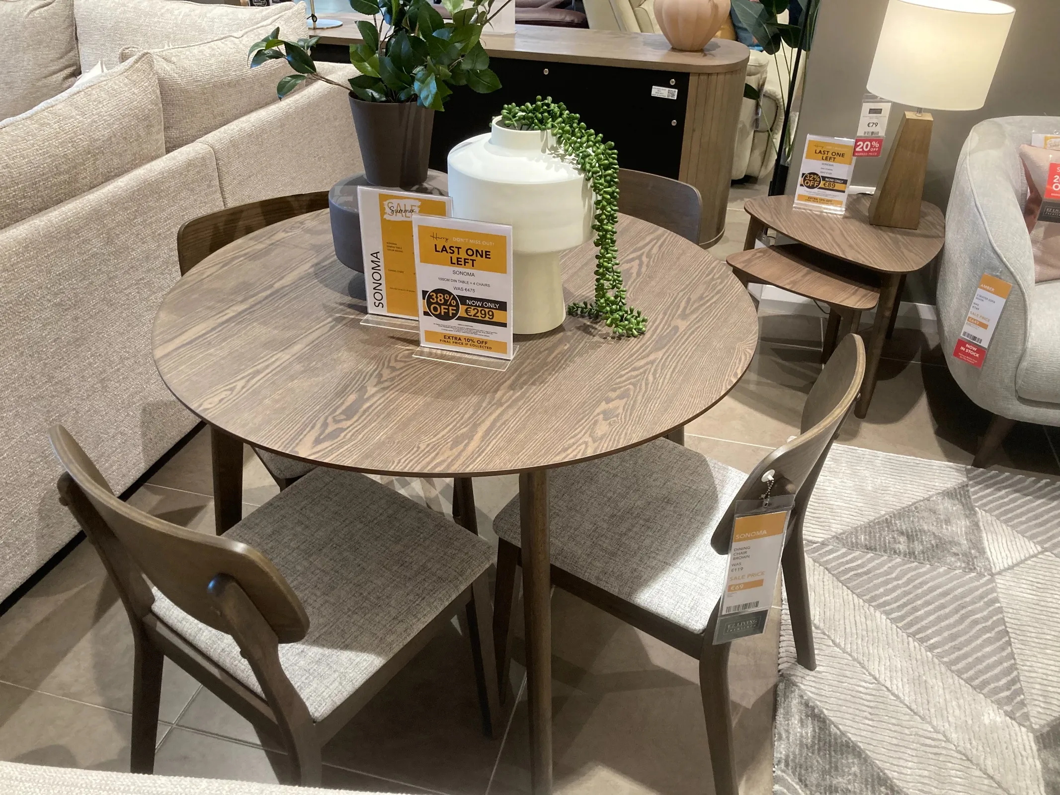Sonoma - 100cm Brown Wood Round Dining Table & 4x Dining Chairs (Clonmel Floor Model)