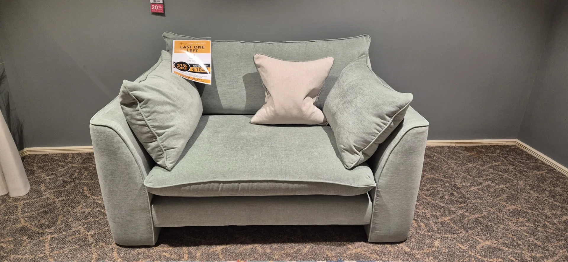 Zeya Cuddler (Sligo Floor Model)