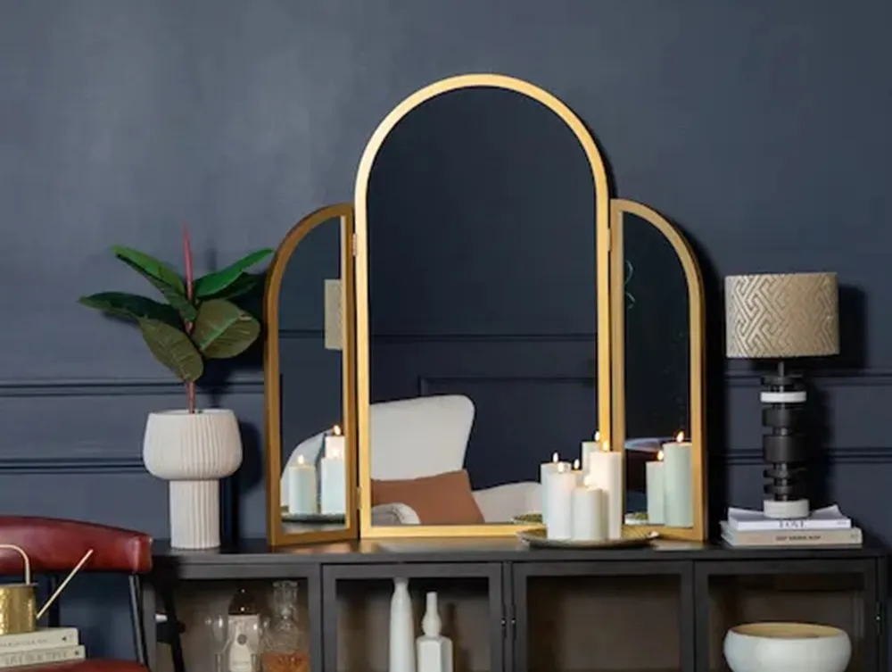 Accessorise Your Bedroom With These 5 Must-Have Items