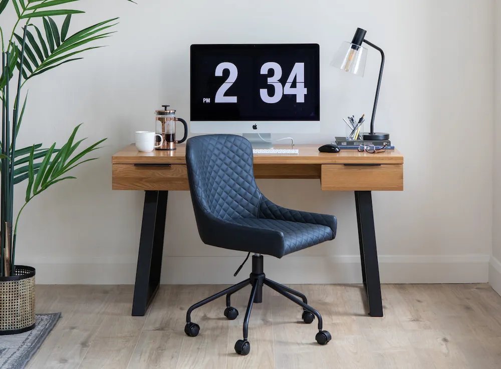 Work From Home 7 Days A Week With These 5 Essential Items