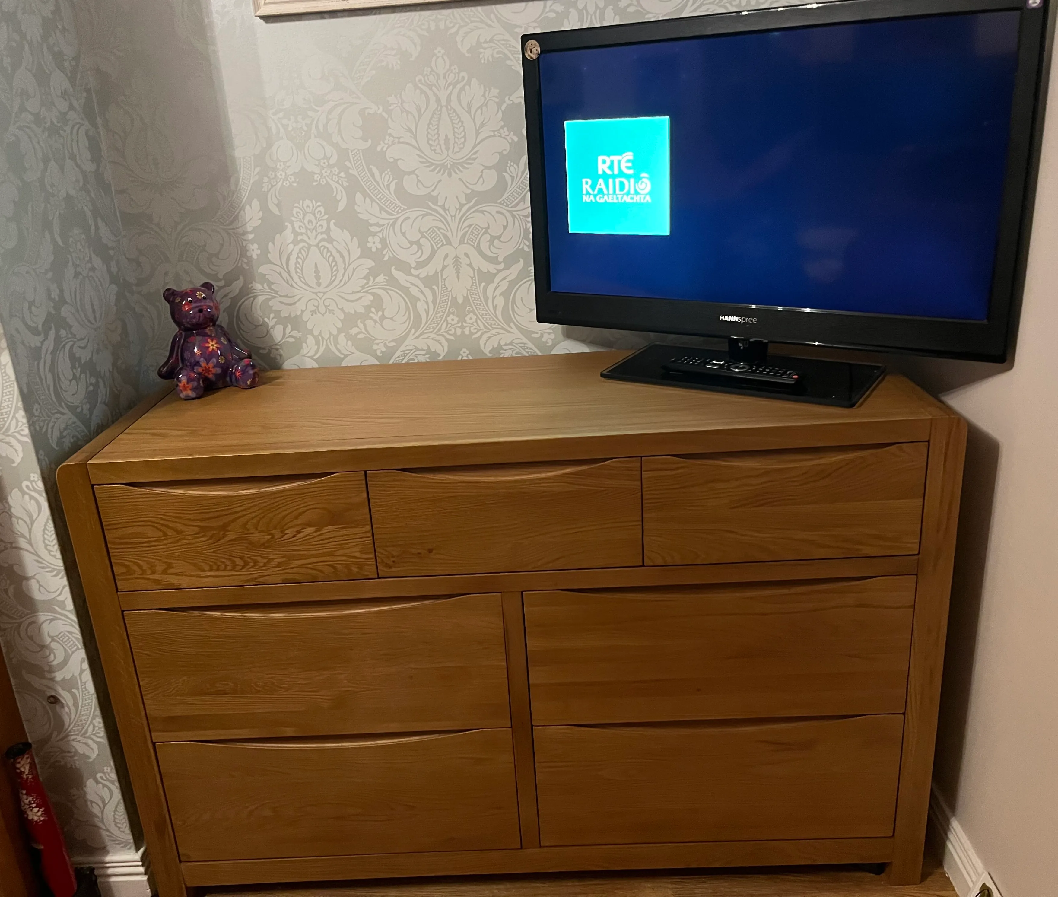 7 Drawer Oak Chest - Iris