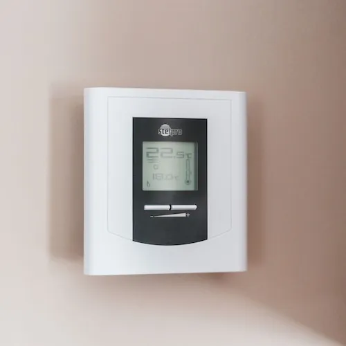 Thermostat to control interior temperature.