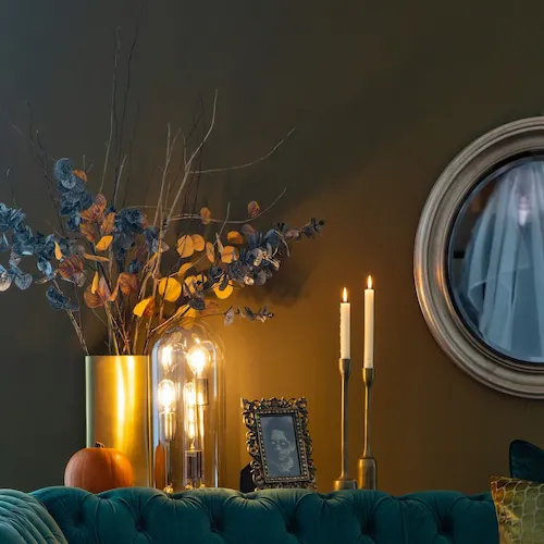 Dried flowers in vase.
