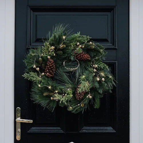 Bell & Pine Christmas LED Wreath at EZ Living Furniture.